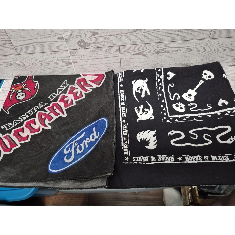Lot Of 2 Bandanas House Of Blues And Tampa Bay Buccaneers Scarfs